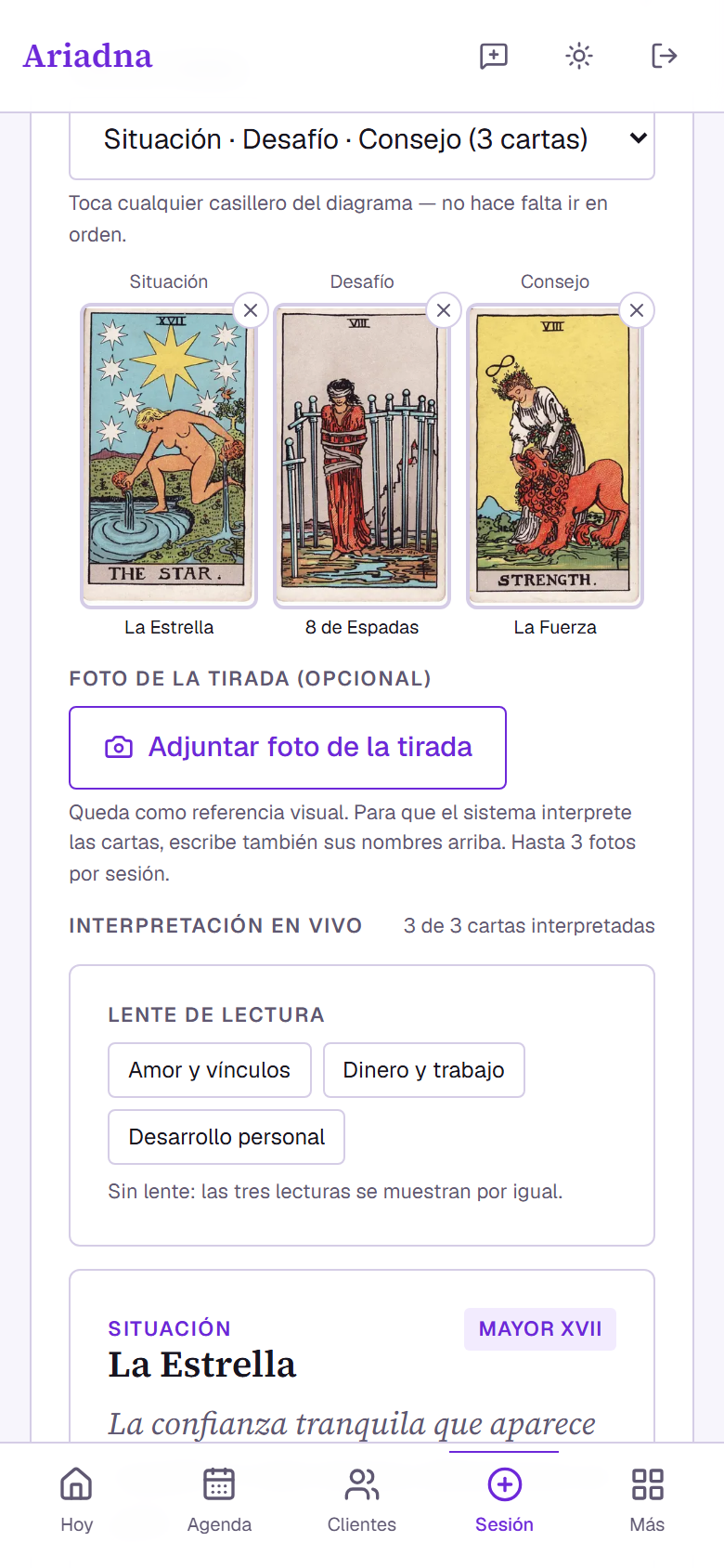 Tirada de tres cartas armada en el diagrama de la sesión